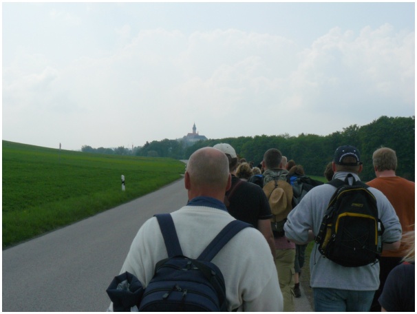 584x433 pixels (65K)